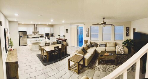 Gated 5BR Vegas Home • 10 Min to Strip • 2-Car Garage • Roku TVs