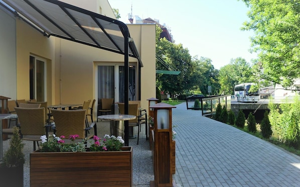 Outdoor dining - Hotel Metropol CB (České Budějovice)
