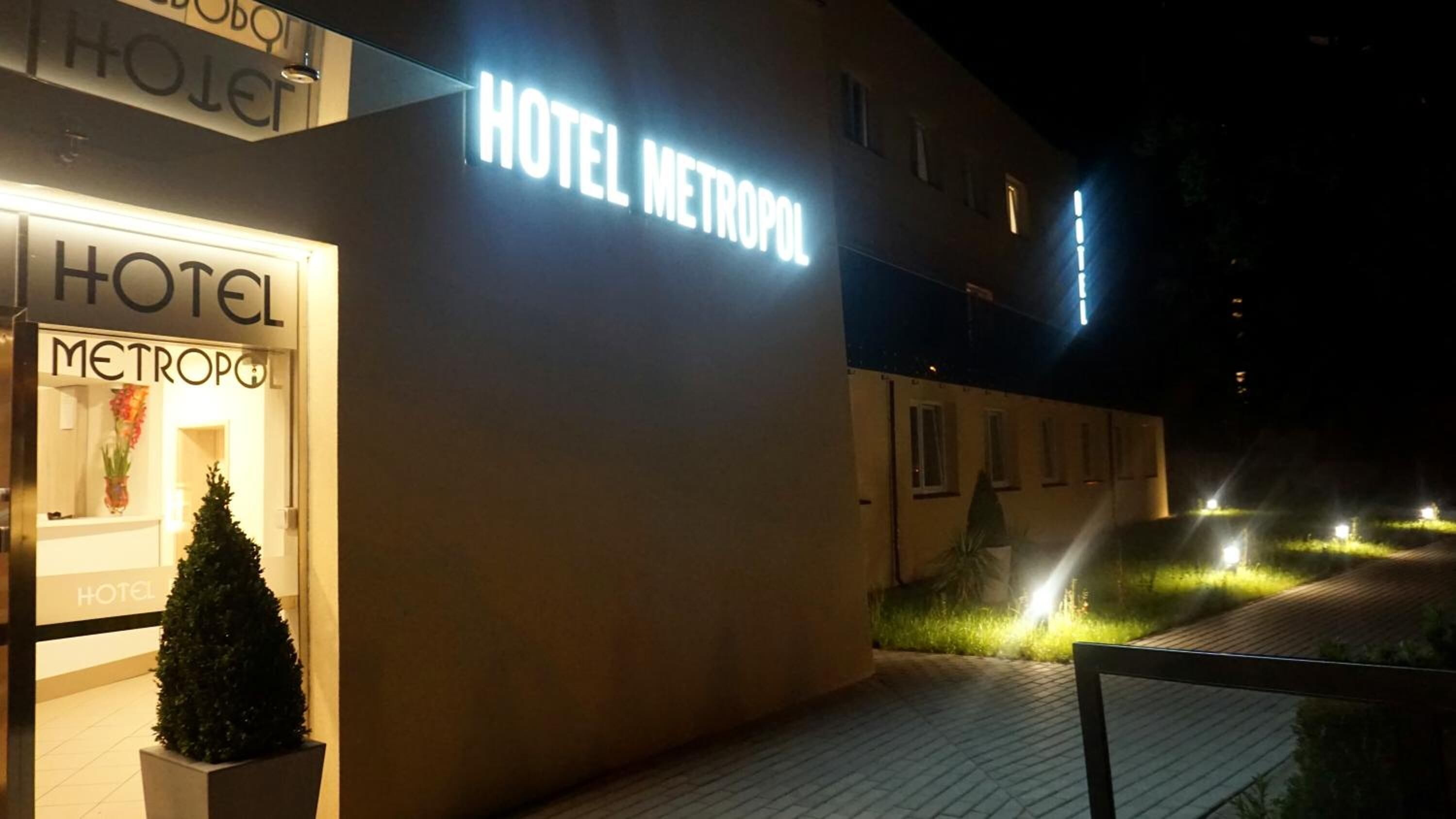 المنشأة من الخارج