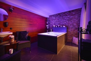 Bathroom - Hotel Morris Premium Collection (Česká Lípa)