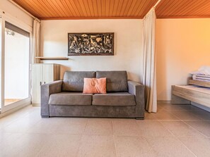 TV - Delfines by Interhome (Cambrils)
