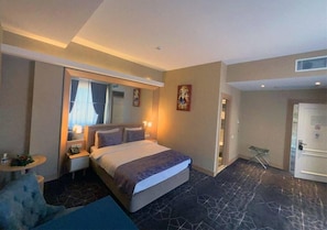 Room - Regal Inn Hotel (Baku)