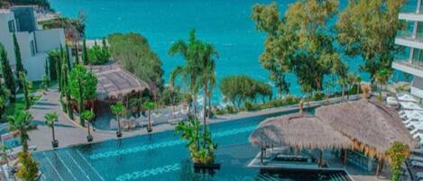 Indoor pool, outdoor pool