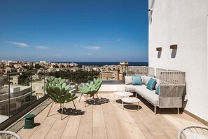 Terrace/patio - AC Hotel St. Julian's (St. Julian's)