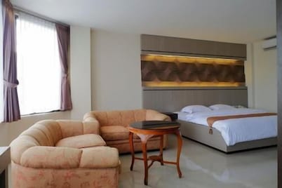 Alexander Hotel Tegal