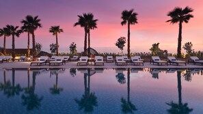 Pool - Intercontinental ABU Dhabi Residence (Abu Dhabi)