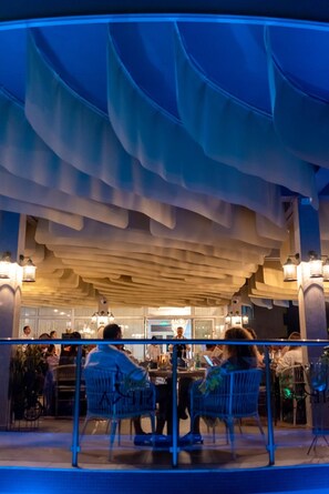 Outdoor dining - Siena Premium Retreat (Tsarevo)