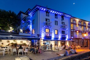 Outdoor dining - Hotel El Puerto (Mundaka)