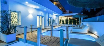 Noha Lifestyle - Adults Only