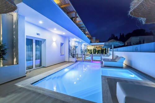 Noha Lifestyle - Adults Only