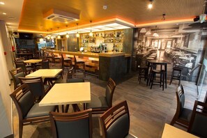 Bar (en el alojamiento)