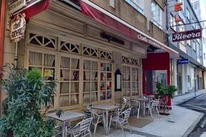 Outdoor dining - Hotel Chef Rivera (Padron)