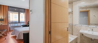 Hotel Reina Isabel