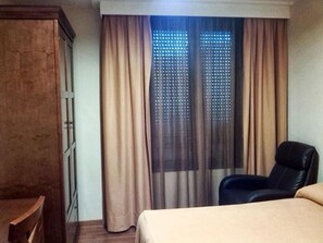 Room - Hotel Reina Isabel (Medina del Campo)