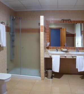 Bathroom - Hotel Menano (Manzanares)