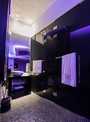 Bathroom - Hotel Loob Madrid (Torrejón de Ardoz)