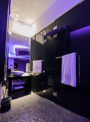 Bathroom - Hotel Loob Madrid (Torrejón de Ardoz)