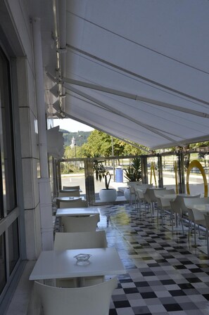 Outdoor dining - Hotel Loiola (Azpeitia)