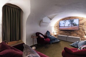 Living area - The White Hart Hotel Lincoln (Lincoln)