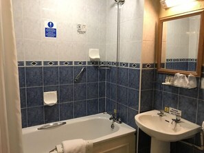 Bathroom - The Hand Hotel (Llangollen)