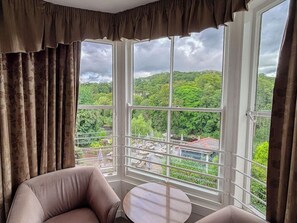Interior - The Hand Hotel (Llangollen)