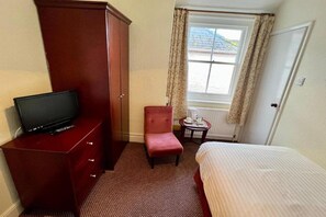 Room - Calverts Hotel - Newport Isle of Wight (Newport)