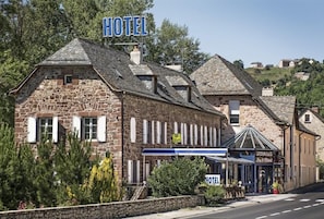 Exterior - Hotel Restaurant Les 2 Rives (Banassac)
