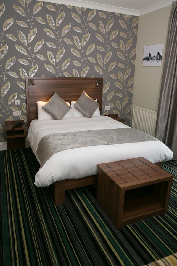 Room - Manor Parc Hotel (Cardiff)