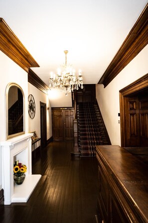 Interior - Manor Parc Hotel (Cardiff)