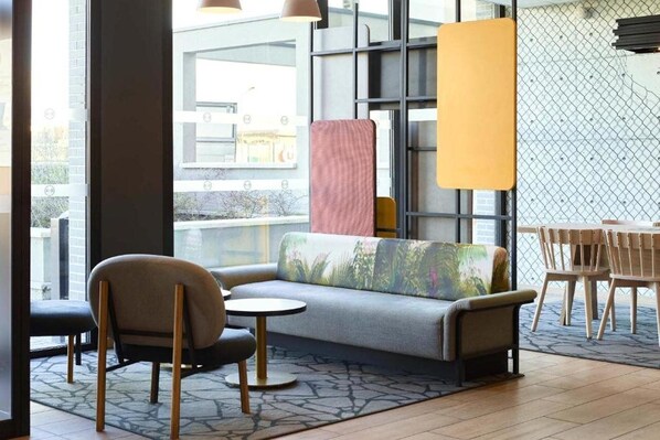 Interior - B&B Hotel Le Port Marly Saint Germain en Laye (La Haute-Maison)