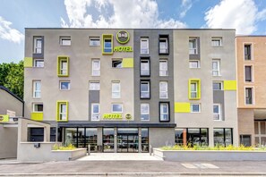Exterior - B&B Hotel Le Port Marly Saint Germain en Laye (La Haute-Maison)