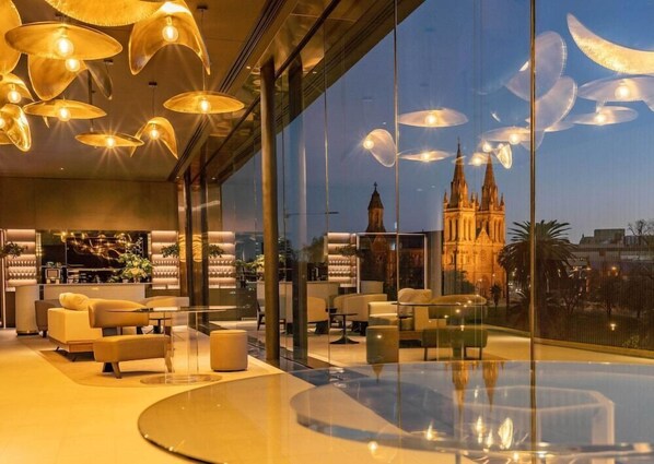 Dining - Oval Hotel Adelaide (Adelaide)