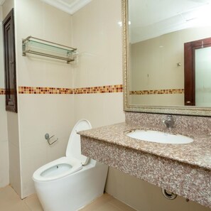 Bathroom - Ivory Palace Hotel (Pattaya)