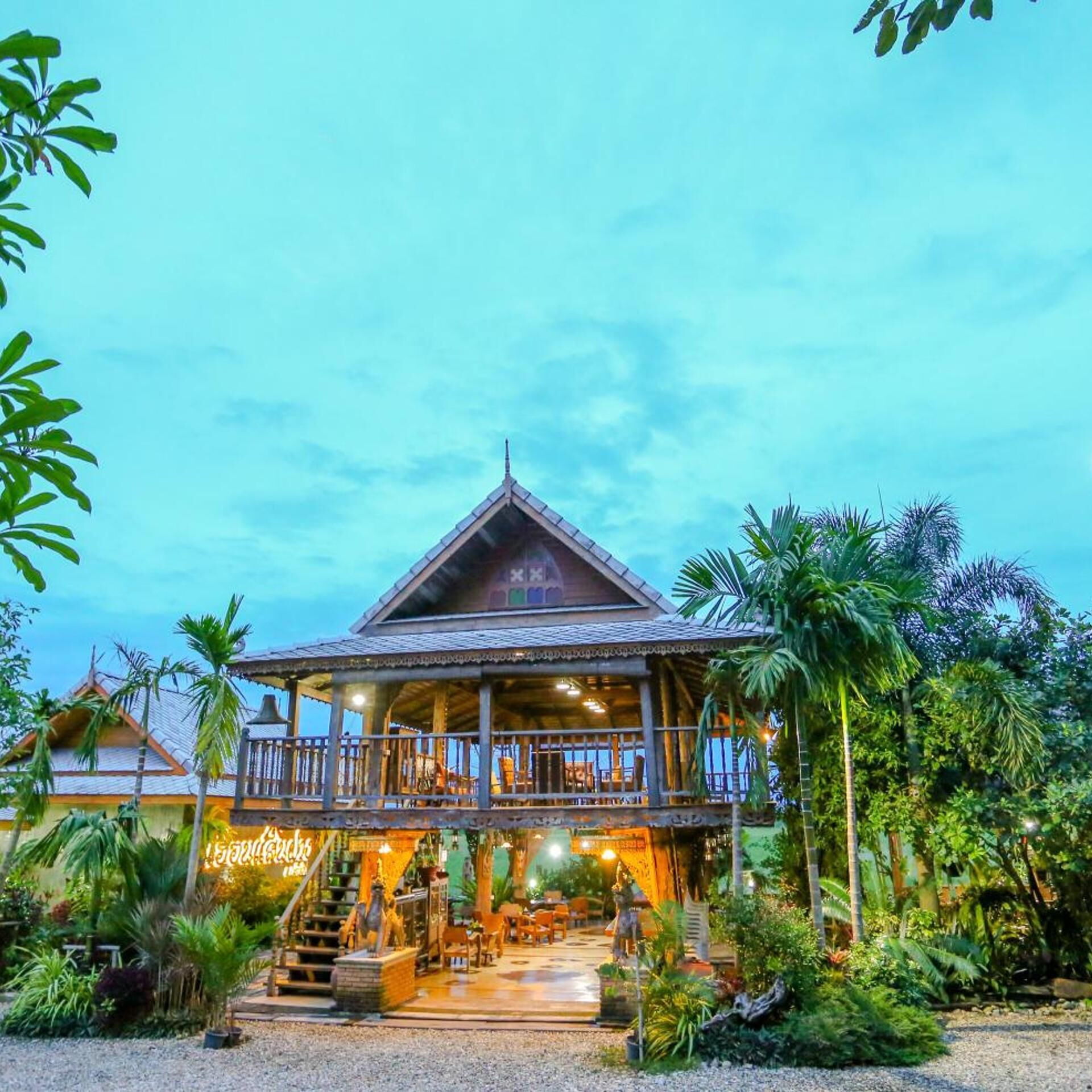 المنشأة من الخارج