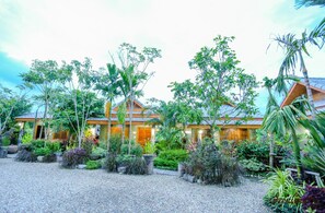 บริเวณภายนอก