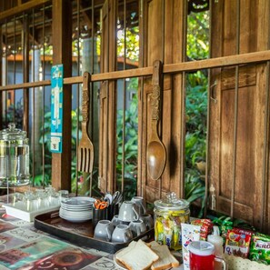 Outdoor dining - Huen San Fang Hotel (Fang)