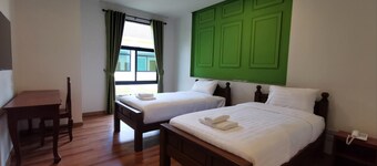 Racha Khong Hotel