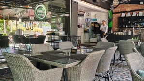 Ảnh chưa phân loại, 5 trong số 117 ảnh, nút