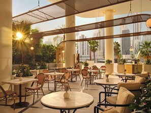 Outdoor dining - The Lana (Dubai)