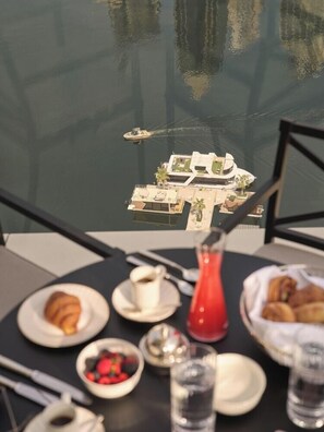 Tempat makan outdoor