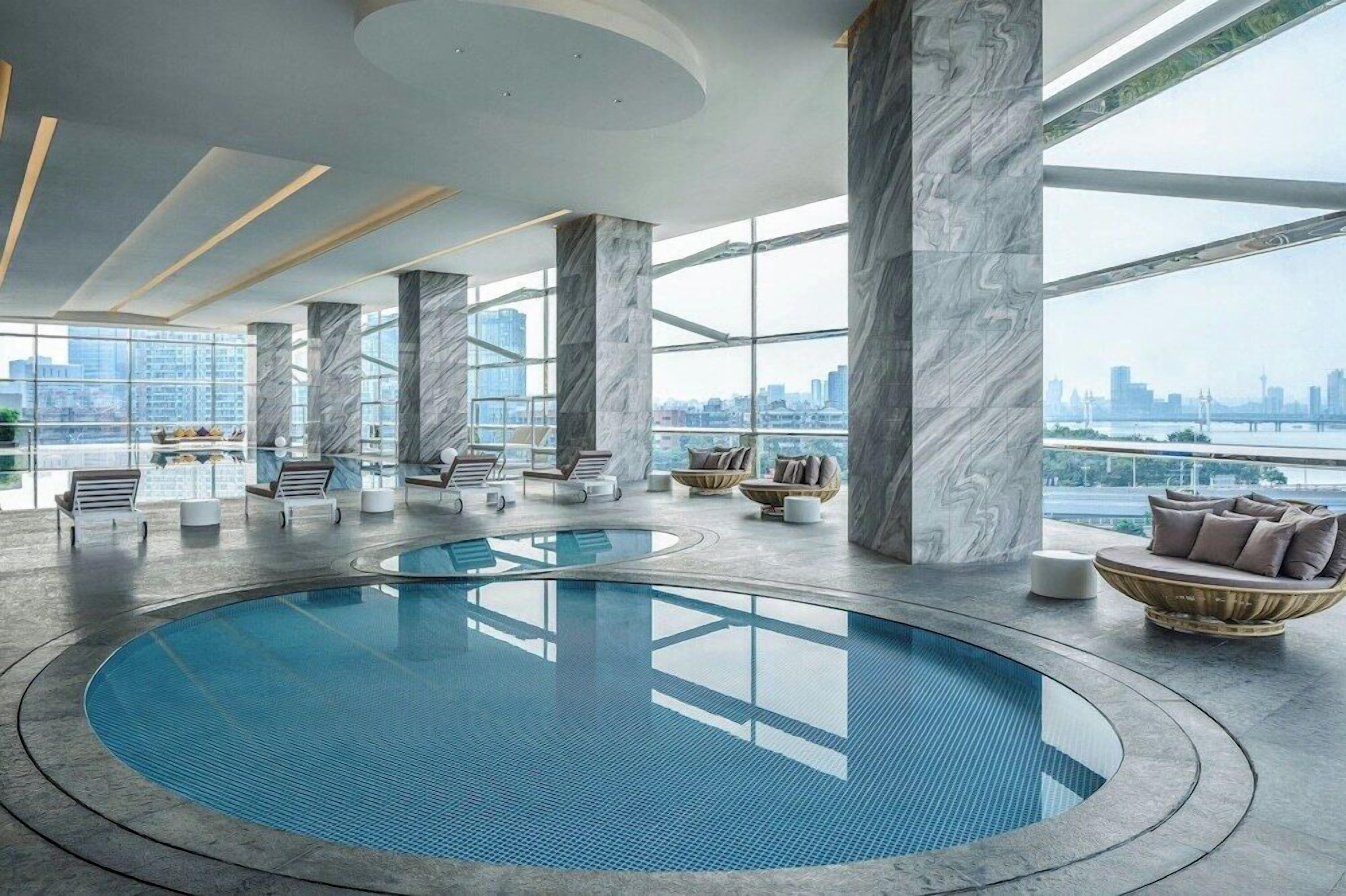 Hồ bơi ngoài trời 