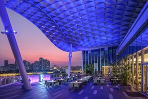 Outdoor dining - Renaissance Zhuhai Hotel (Zhuhai)