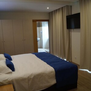 Room - Angra Central Hotel (Angra do Heroismo)