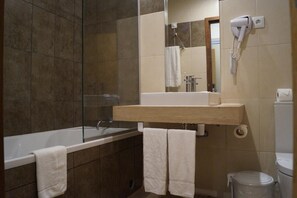 Bathroom - Angra Central Hotel (Angra do Heroismo)