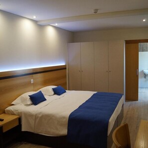 Room - Angra Central Hotel (Angra do Heroismo)