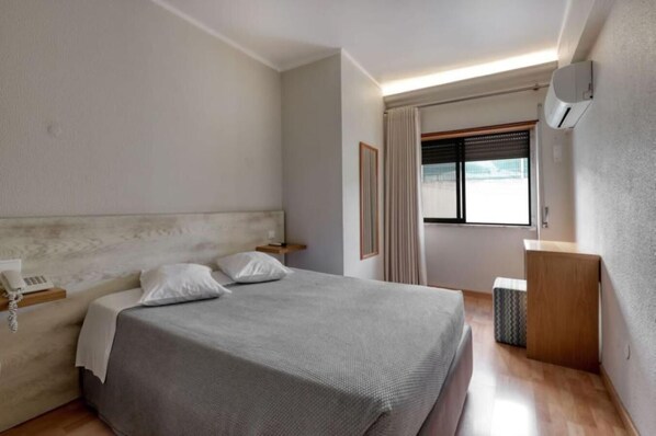 Room - Nova Cidade Hotel (Amadora)