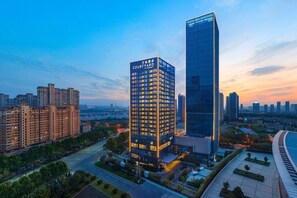 Exterior - Courtyard by Marriott Luoyang (Luoyang)