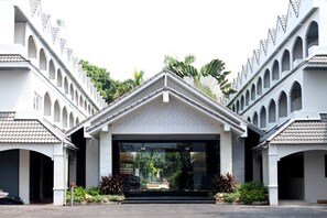 Exterior - Pooh Beach Resort and Spa (Pattaya)