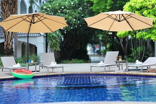 Pool - Pooh Beach Resort and Spa (Pattaya)