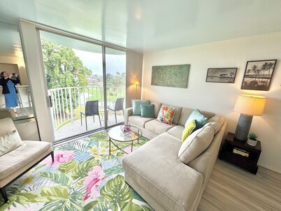 Hilo Wailoa Waterfront 1BR with A/C • Pool • Wi-Fi